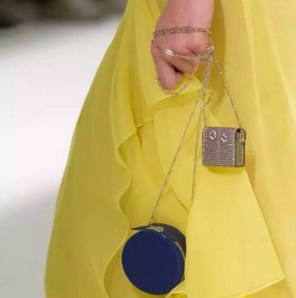 出门也能拎的包包,出门能装东西的包包