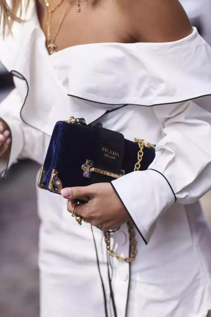 出门也能拎的包包,出门能装东西的包包