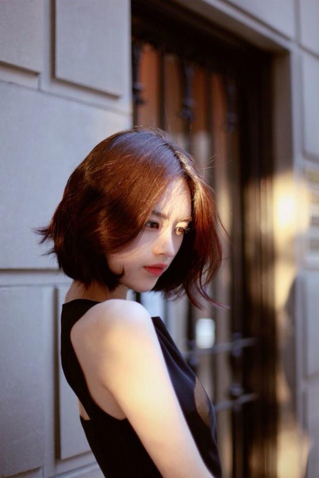 当年拒绝韩国三大娱乐巨头的奇女子如今开网店卖衣服年入千万了~