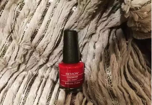 秋冬好看的指甲色,秋冬最适合的指甲油颜色多色搭配