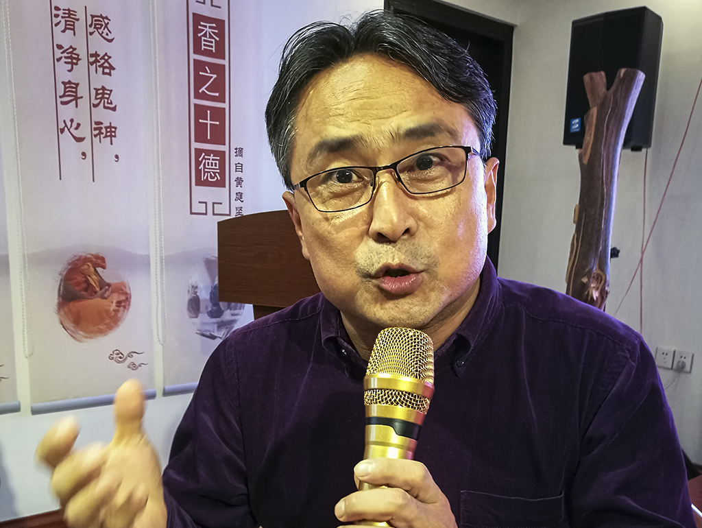 花间一缕魂,随风信邈邈——“闻香识海南”香烟缭绕余韵长