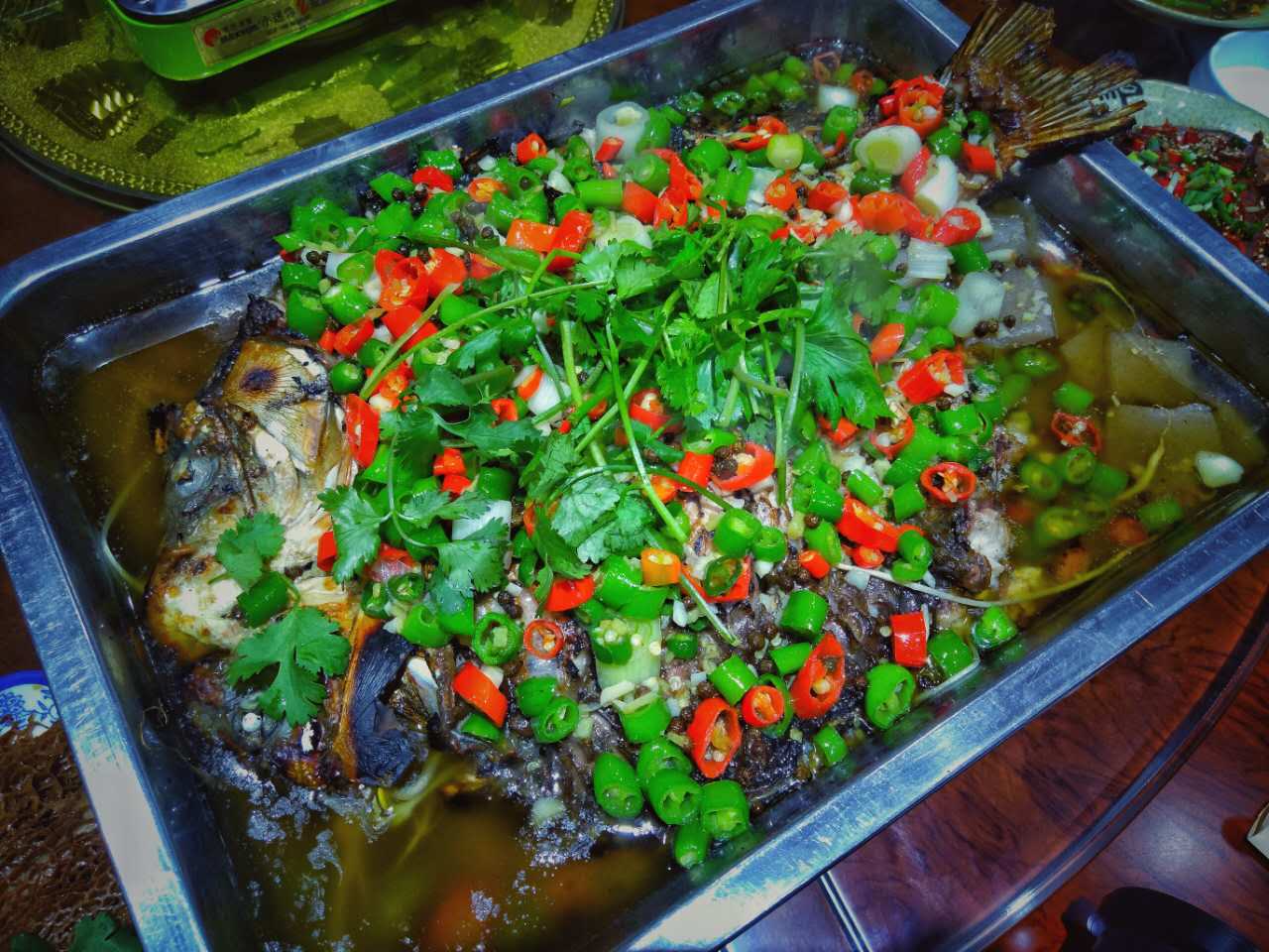 重庆美食之万州烤鱼,万州烤鱼第二届烤鱼节介绍