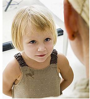 宝宝喜欢掐人了，如何应对TA的举动？