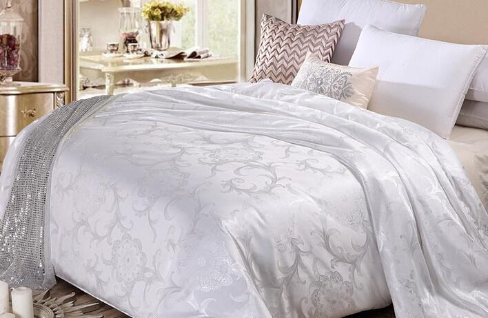 棉被发霉怎么洗得干净,冬天厚棉被盖了发臭脏了怎么办