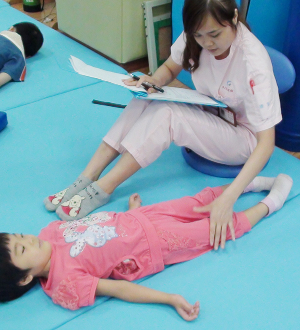 小孩剪刀腿,小孩剪刀腿是怎么回事