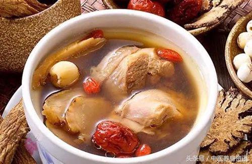 黄芪提高免疫力补气血,黄芪被称为平民补品益气补血