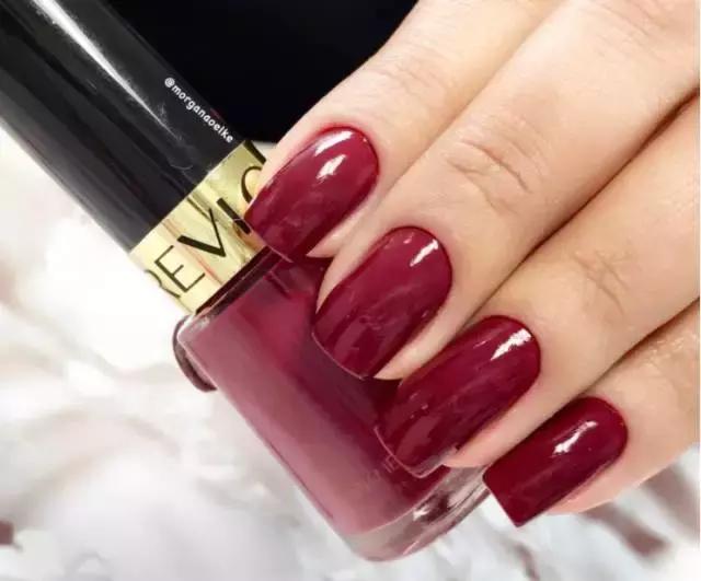 秋冬好看的指甲色,秋冬最适合的指甲油颜色多色搭配