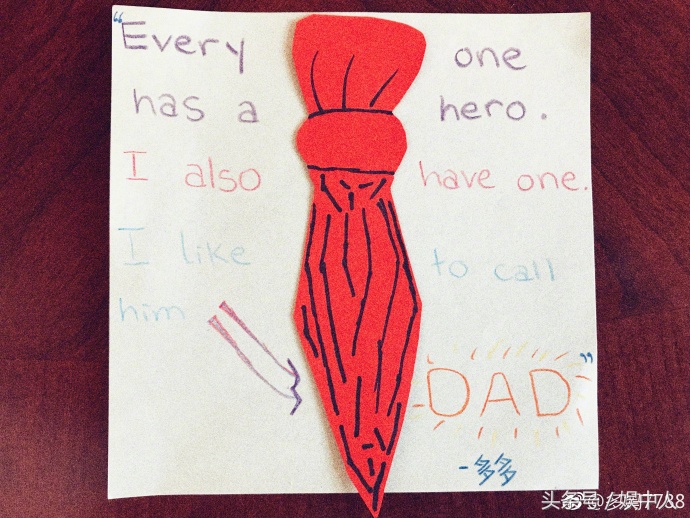 黄磊46生日两个女儿精心准备礼物，网友：妹妹的涂画也太不走心了