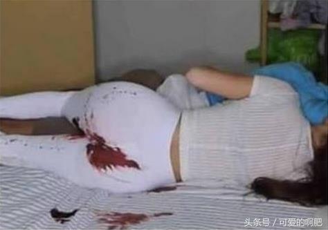 睡觉醒来发现女友下身全是血，男子的举动让很多男人打脸！