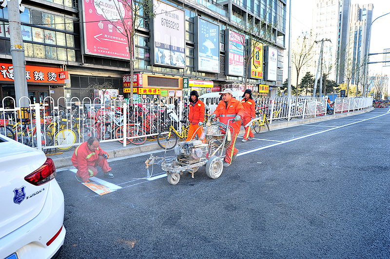 交通违停秩序整治,严阵以待联合行动治理交通违停