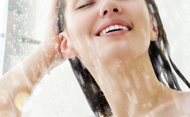 孕期如何正确的洗澡,新手孕妈如何帮宝宝洗澡