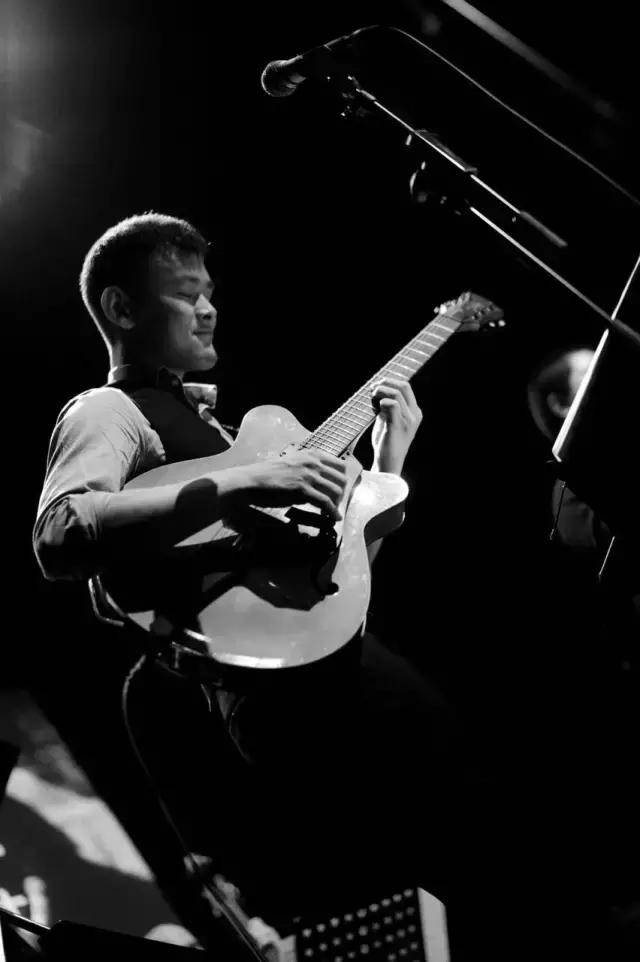 爵士吉他指法教程,吉他大小七和弦运用