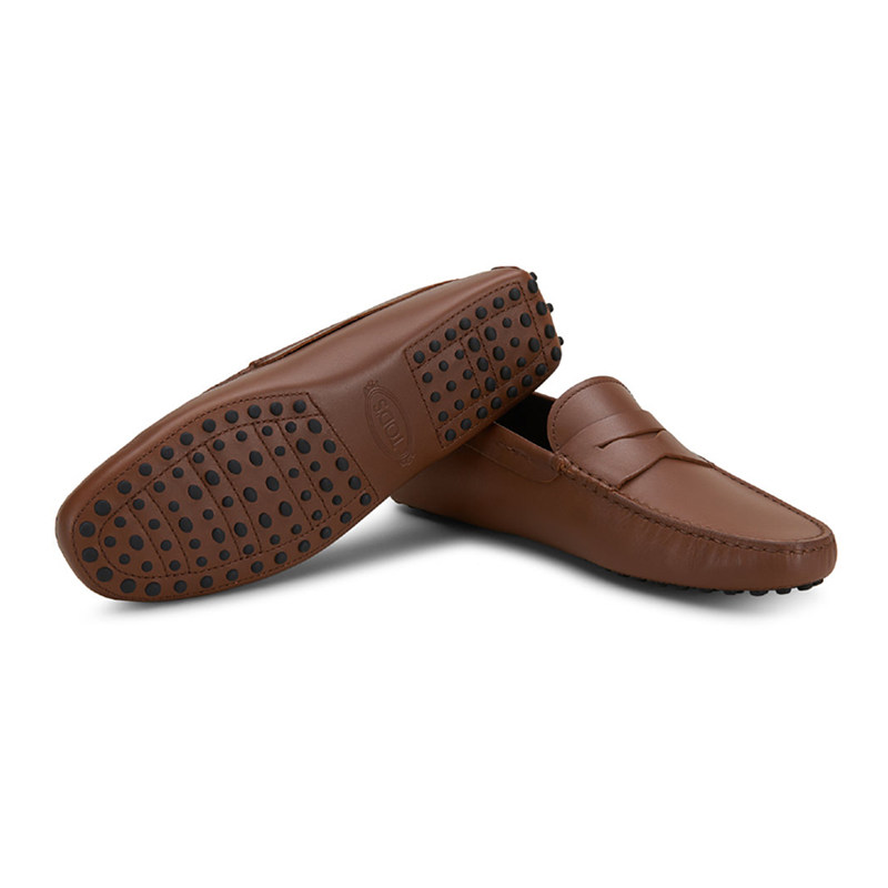 新款法拉利豆豆鞋,像法拉利标一样的豆豆鞋