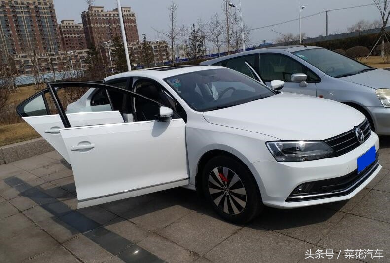 速腾新款掉价,2017款速腾日间行车灯