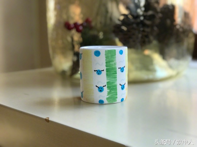 黄磊46生日两个女儿精心准备礼物，网友：妹妹的涂画也太不走心了