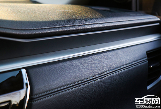 卡罗拉双擎天青石2019款试驾,家用车之最佳选择卡罗拉双擎