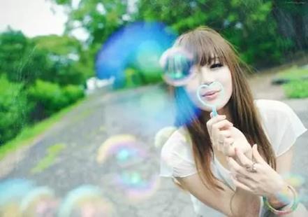 矿泉水加白醋洗脸的功效,矿泉水洗脸真的有用吗