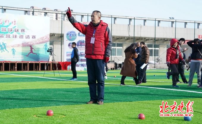 古代的蹴鞠场地是什么样,古代的蹴鞠是怎么玩儿的