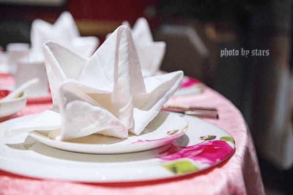 又一家暖爆上海冬天的网红黄金锅，让你穿越TVB