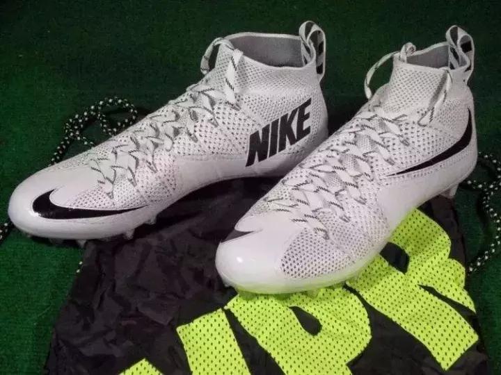 橄榄球鞋和休闲鞋哪个好,橄榄球球鞋和足球球鞋区别