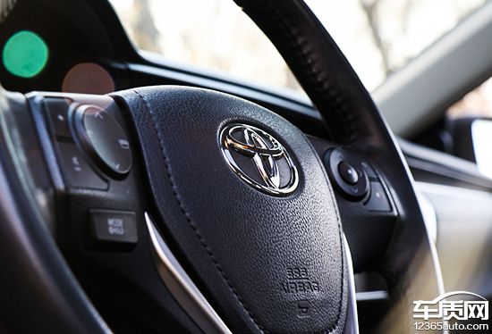 卡罗拉双擎天青石2019款试驾,家用车之最佳选择卡罗拉双擎