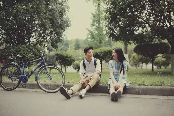 20岁儿子网恋家长如何引导,青春期到了家长该如何帮助孩子