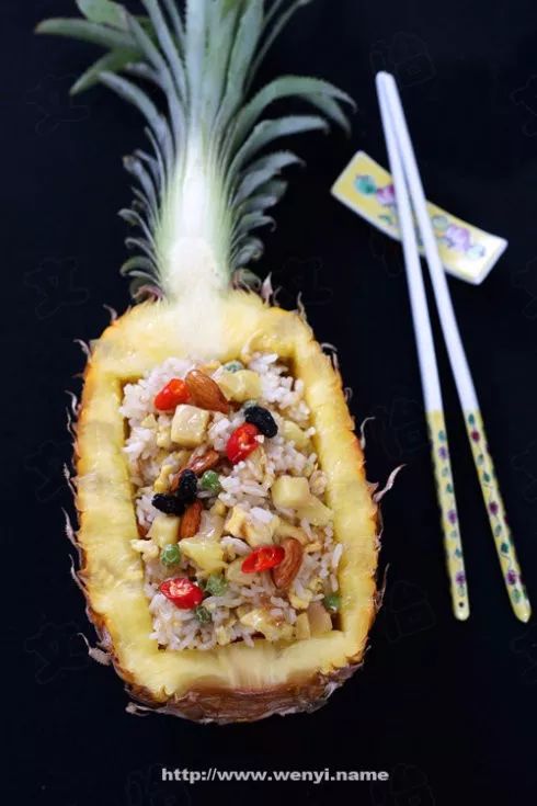 怎么区分菠萝跟凤梨的小窍门,菠萝凤梨的区别菠萝是怎么长成的