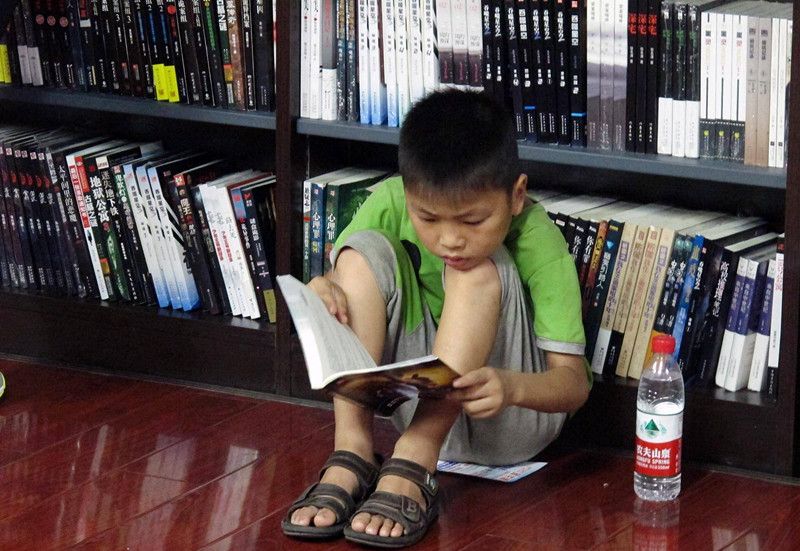 最近最大的新华书店,新华书店哪个比较大