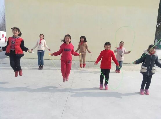 丰富多彩的校园生活小学,丰富多彩的校园活动视频