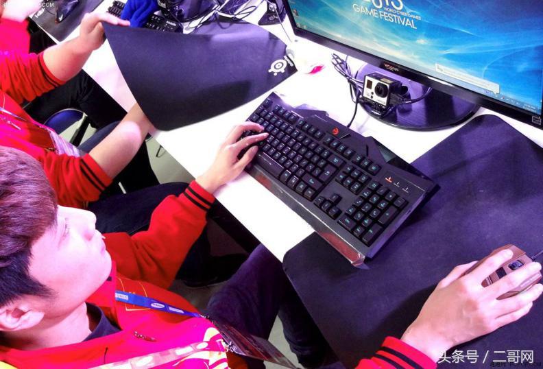 鼠标好搭档电竞玩家如何选鼠标垫,口碑最佳的游戏鼠标垫真实评测