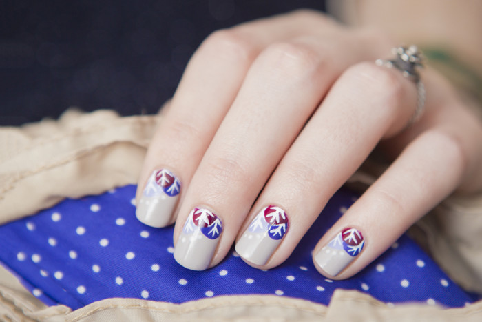 怎么才能让指甲油干得更快,指甲油干了怎么洗掉最快方法