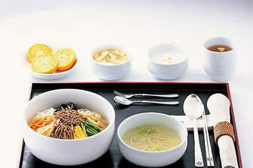 饮食加运动减肥一个月能减几斤,减肥最重要是控制饮食还是运动