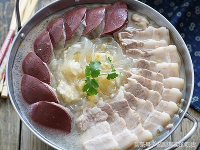 岁末年初东北杀猪菜味道好极了,杀猪菜是东北年关的代表性菜肴