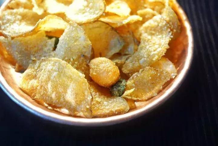 关于咸蛋黄的网红零食,上瘾的卤味零食