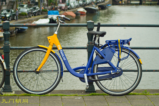 阿姆斯特丹河里自行车,阿姆斯特丹的白色自行车