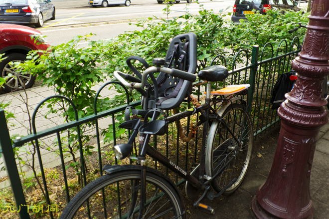 阿姆斯特丹河里自行车,阿姆斯特丹的白色自行车