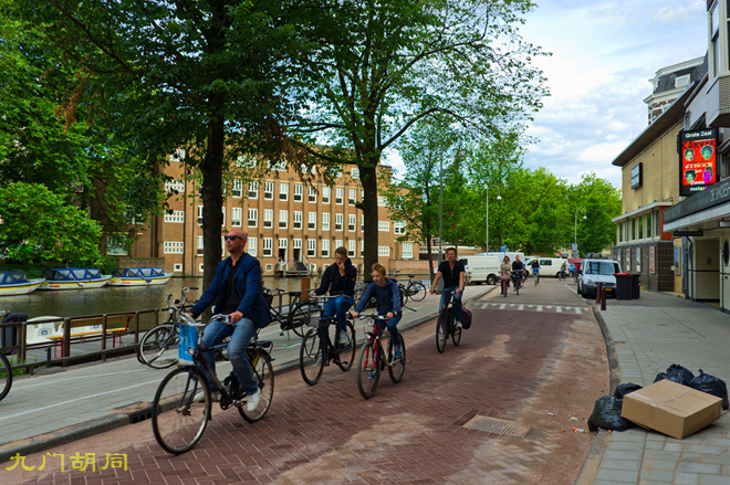 阿姆斯特丹河里自行车,阿姆斯特丹的白色自行车