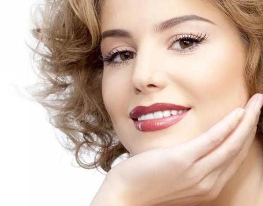 矿泉水加白醋洗脸的功效,矿泉水洗脸真的有用吗