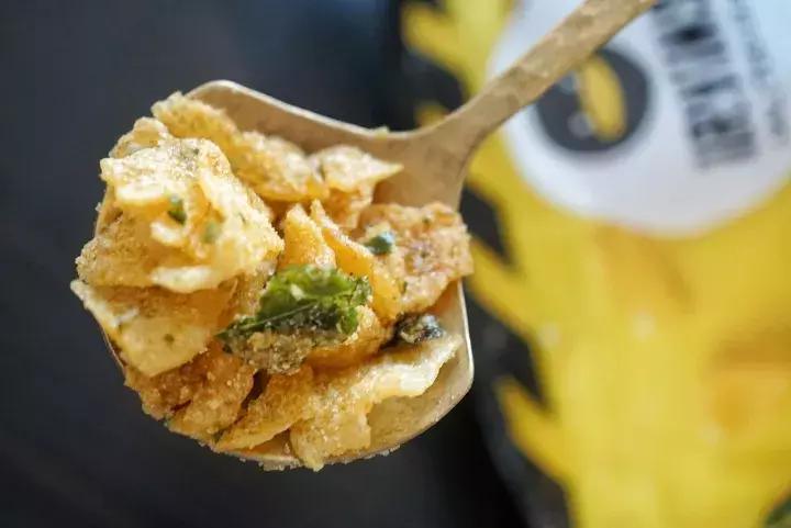 关于咸蛋黄的网红零食,上瘾的卤味零食