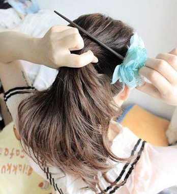 中长发发簪盘发图解,如何用发簪盘发教程