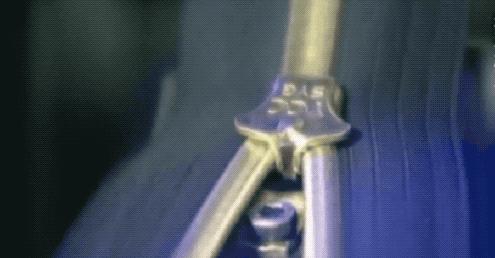 拉链咬合怎么解决,拉链有几个齿咬合不了