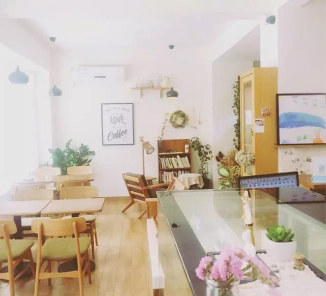 三亚鲜花网红打卡咖啡厅,三亚海边最近咖啡厅