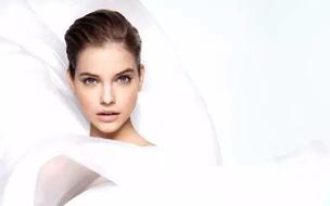 矿泉水加白醋洗脸的功效,矿泉水洗脸真的有用吗