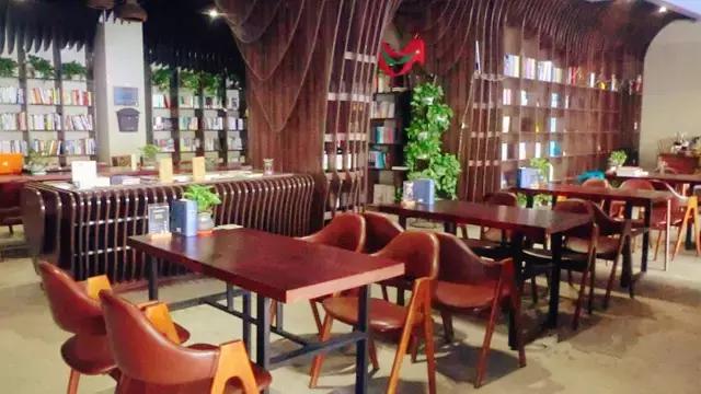 三亚鲜花网红打卡咖啡厅,三亚海边最近咖啡厅