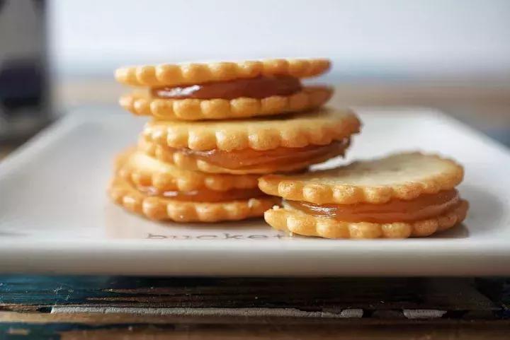 关于咸蛋黄的网红零食,上瘾的卤味零食