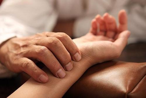 老中医教你如何辨别脉象,中医怎样判断脉搏是否正常