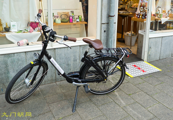 阿姆斯特丹河里自行车,阿姆斯特丹的白色自行车