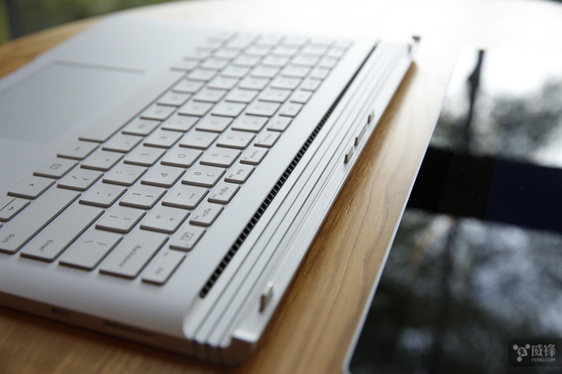 娴嬭瘎寰蒋surfacebook3,娣卞害璇勬祴surface2