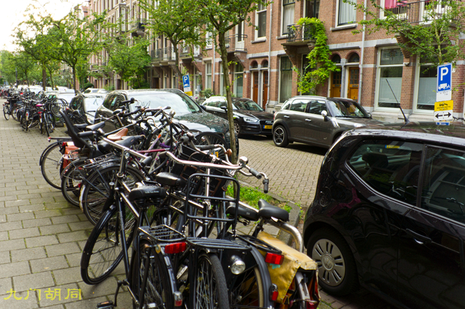 阿姆斯特丹河里自行车,阿姆斯特丹的白色自行车