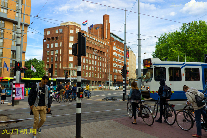 阿姆斯特丹河里自行车,阿姆斯特丹的白色自行车